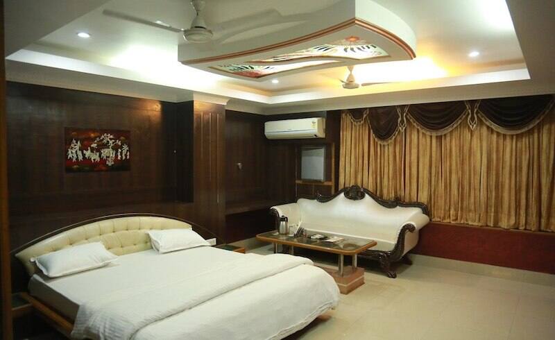 Hotel Raj Sheronz, Sri Ganganagar 2